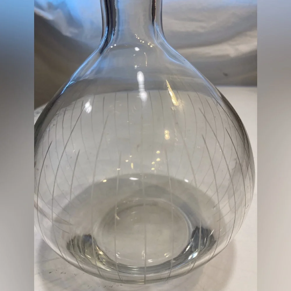Bulbous Wine Decanter Stripes Bulbous Stopper Crystal Heavy Wide Base No Chips